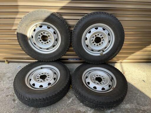 スタッドレスタイヤ　12インチ　ダンロップ　145R12　6P.R 農作業車用などに