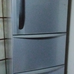 【相談中】大型冷蔵庫さしあげます　TOSHIBA製　339L