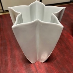 花瓶　陶器製　ホワイト