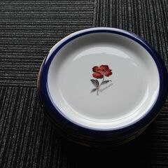 昭和レトロな皿（B) 