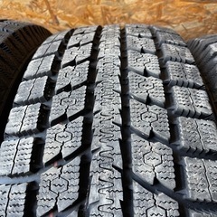 極上タイヤ　TOYO OBSERVE 245/70R16 スタッドレス タイヤ　2020年製　16インチ