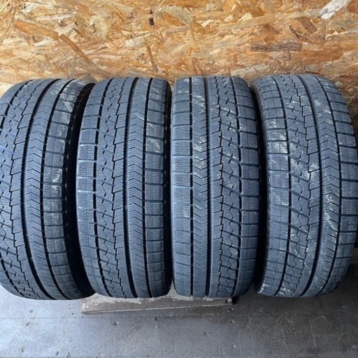 ②スタッドレスタイヤ ブリザックVRX225/45r18 くっつき ②スタッドレスタイヤ ブリザックVRX225/45r18 くっつき