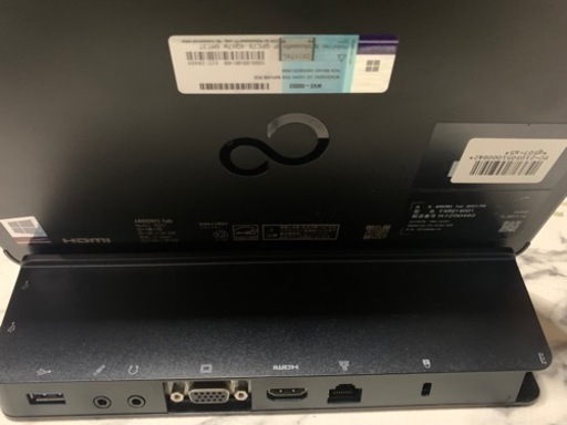 富士通　タブレットPC arrowsTAB