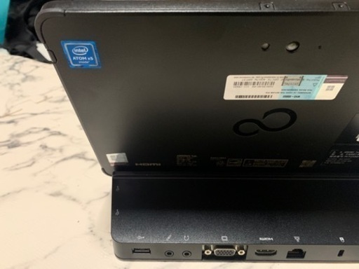 富士通　タブレットPC arrowsTAB