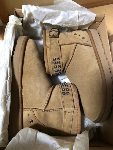 UGG ハワイ購入　ブーツ　スワロフスキー