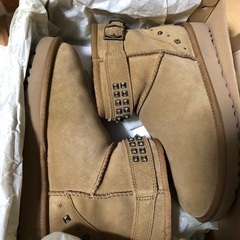 UGG ハワイ購入　ブーツ　スワロフスキー