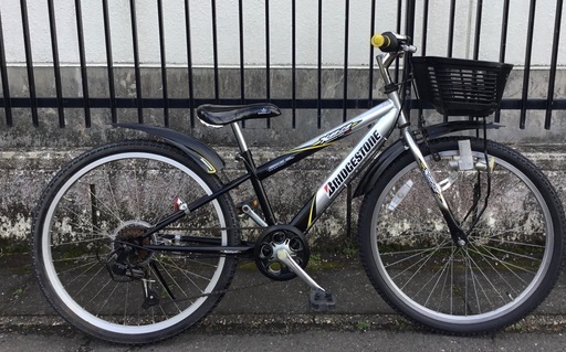 ＜良品＞ブリヂストン 24インチ・ジュニア自転車  ○シマノ変速6段シフト LEDライト シルバー\u0026ブラック ※後輪タイヤ、サドル新品!洗車済できれい・不要自転車無料引取り有
