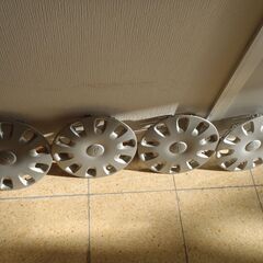 新品未使用　１４５／８０　Ｒ１３　スタッドレスタイヤと中古スチールホイール　４本セット