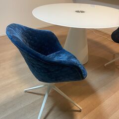 ダイニングテーブル_Bo Concept_Madridテーブル 直径127cm