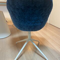 ダイニングテーブル_Bo Concept_Madridテーブル 直径127cm