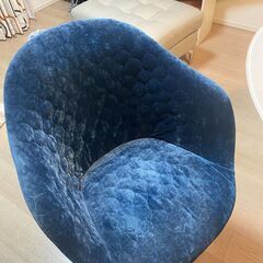 ダイニングテーブル_Bo Concept_Madridテーブル 直径127cm