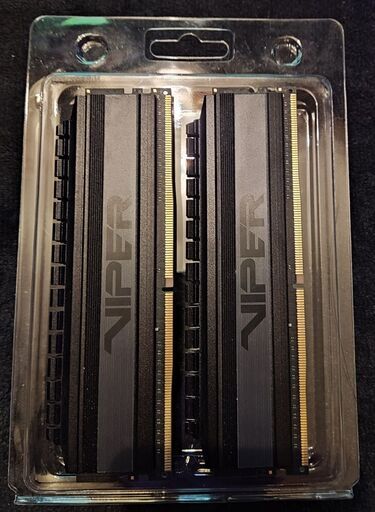 （値下げ7000円）高速DDR4メモリ Patriot Viper4 Blackout DDR4-4400 8GBx2 永久保証