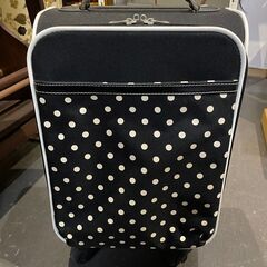 キャリーバッグ　スーツケース　ソフトタイプ　