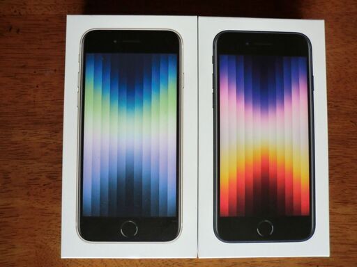 ■【新品未使用品】docomo Apple アップル iPhone SE3 第三世代 64GB スターライト（白色）とミッドナイト(黒色)2台 SIMフリー 残債無し ドコモ　iPhoneSE SE 3 第3世代■