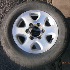 ハイエース　中古タイヤ・アルミホイール　205/70/R15 2017年11週製造