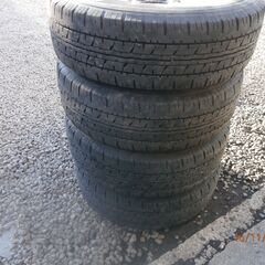 ハイエース　中古タイヤ・アルミホイール　205/70/R15 2017年11週製造