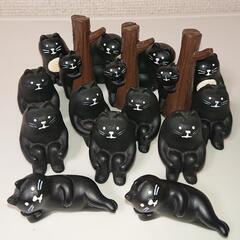 黒ネコの小さい置物 (16匹)