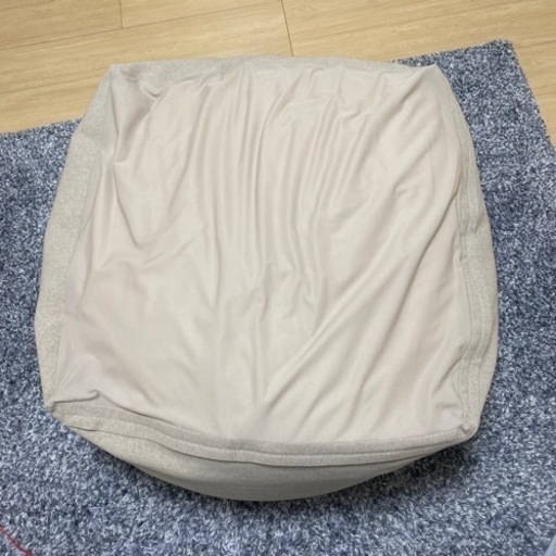 人をダメにするクッション（無印良品）です！