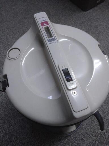 サンヨー業務用掃除機（品）美品