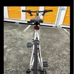 週末値下げ　人気のクロスバイク新品未使用(ホワイト、販売証明書付)26インチ