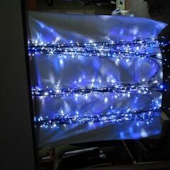 中古LEDイルミネーション　青白　点灯部分約４００球（一部難あり）