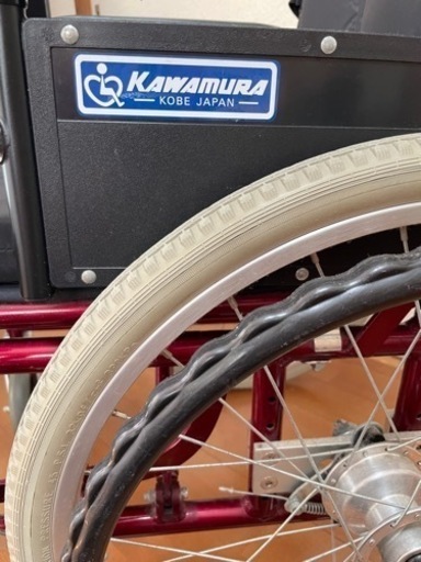 車椅子、多機能、スイングアウトと取り外し。ひじかけ跳ね上げ高さ調整、取り外し可能。
