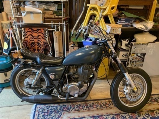 sr400  chopper  BRAT STYLE カスタム
