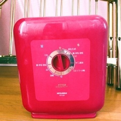 差し上げます 2013年製 MITSUBISHI ピンクの布団乾燥機