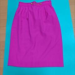 ピンクのバブリーなタイトスカート。(日本製)