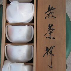 （J-83)　桜の煎茶杯4客(未使用）*引取り限定(加古川市　鶴...