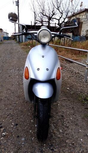 優れたエンジン。 ( Suzuki) ( Let's 4)（パレット）です。 フロントタイヤほぼ新品です。 リアブレーキパッドはほぼ新品です。 バッテリーはほぼ新品です。 エンジンオイルは新品です。