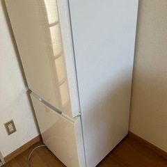 シャープの冷蔵庫　一人暮らしサイズ　50×58×120