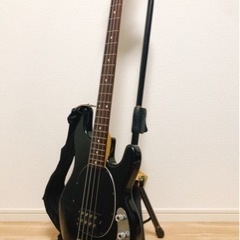 ミュージックマン スティングレイ ベース ハードケース付き