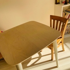 テーブル＋椅子一脚