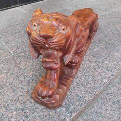 木彫りのトラ