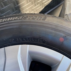 ハイエース純正タイヤ(ホイル＆キャップ含む)