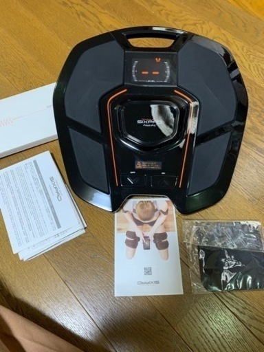 大特価　新古品　SIX PAD  シックスパッド