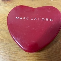 コンパクトな鏡　MARC JACOBS