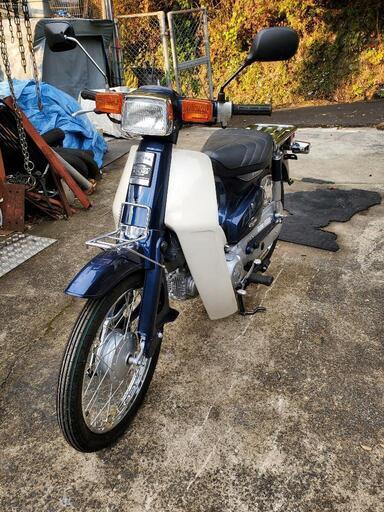 スーパーカブAAOI-…ホイルーリーム新品、レツグ新品純正走行みての通りですきれいですカゴもつきますタイヤ新品です音静かですオイル交換、プラグ交換してありますキズありません