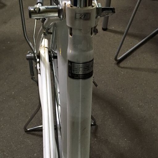 J1900 ★店頭にて試乗可★ 軽快自転車 27インチ ホワイト 鍵付き　【リユースのサカイ柏店】 中古自転車 　流山市 中古自転車 松戸市 中古自転車 我孫子市 中古自転車 船橋市 中古自転車 守谷市 中古自転車 取手市 中古自転車