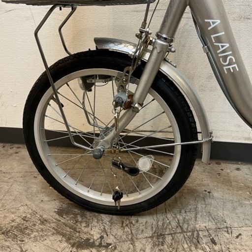 アレーズ ALAISE 三輪車 シルバー 18 アレーズ ALAISE 三輪車 シルバー 18