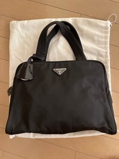 プラダ　PRADA テスート　スポルト　三角ロゴ　黒　B8495