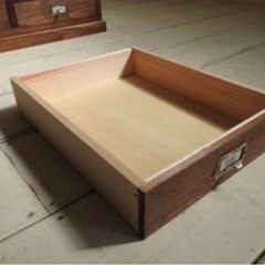 売り切り 古家具  古道具   味のある小引き出し30ヶ所   A4収納可