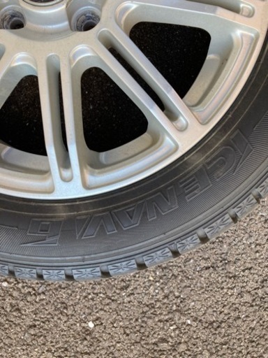 スタッドレス アルミ付き 4本セット - 車のパーツ