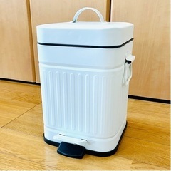 【美品】ペダル式ゴミ箱 白