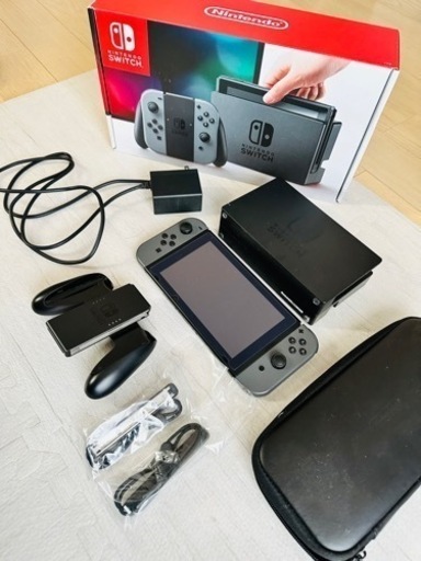 任天堂　Switch グレー　大人気カラー　店頭在庫ほぼ無し