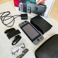 任天堂　Switch グレー　大人気カラー　店頭在庫ほぼ無し