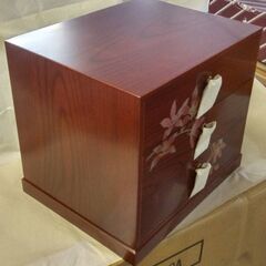 ☆木地呂　三つ引きタンス　彩花　高さ22ｃｍ：巾25ｃｍ：奥行20ｃｍ　未使用品