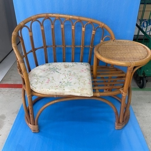 昭和レトロ ラタンテーブル一体型チェアー  椅子 イス サイドテーブル 籐家具