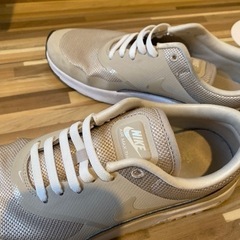 NIKE スニーカー　24センチ